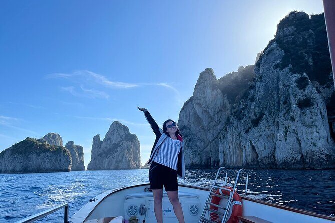 2 Hours Guided Sunset Tour of the Island of Capri with Aperitif - Generino, watchtower forts, and the superyacht cove you sail past