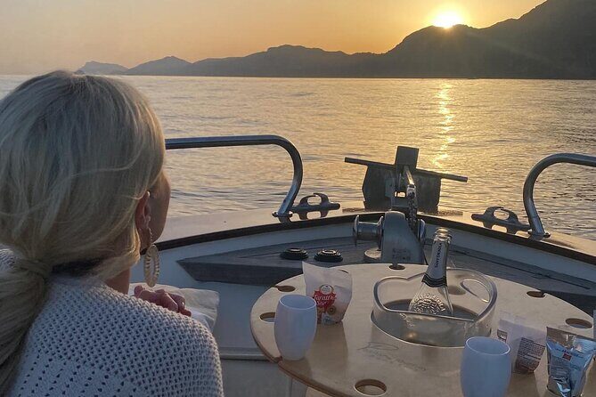 2 Hours Sunset Cruise of Positano - Cruise Route: Positano to Praiano, Then Back for the Sunset Show
