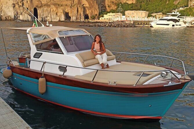 3-Hour Private Sunset Boat Tour in Sorrento - Punta Campanella: the first 30 minutes of pure coast cruising