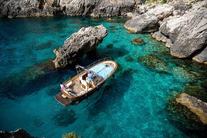 4 Hours Private Boat Tour of Capri - Key highlights at a glance
