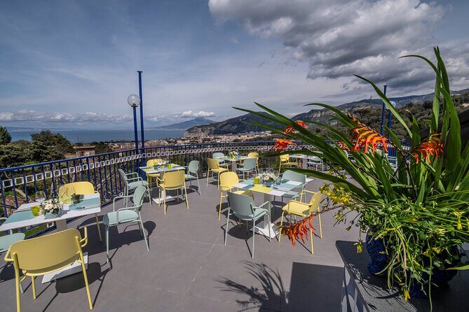 5 Wine Tastings with Typical Products in Sorrento Coast - Stop 2: five DOC/DOCG wine tastings paired with local bites