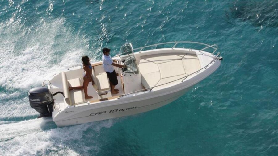 Amalfi: boat rental no license - Port of Amalfi: Meeting Point and the One-Location Rule