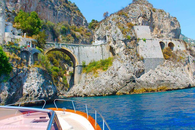 Amalfi Coast Private Boat Tour From Praiano or Positano - Safety, Pace, and the Captain’s Role (It’s Not Just a Driver)