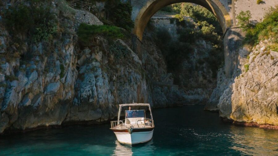 Amalfi Coast: Private Boat Trip with Prosecco and Snorkeling - Key highlights at a glance