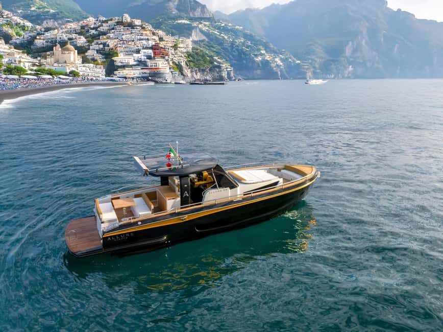 Amalfi Coast: Romantic Sunset Cruise with Music & Cocktails - Music and the sound system: setting the mood after sundown starts