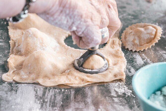 Authentic Pasta Cooking Class in Sorrento with Wine - Where you meet in Sorrento (and why pickup matters)