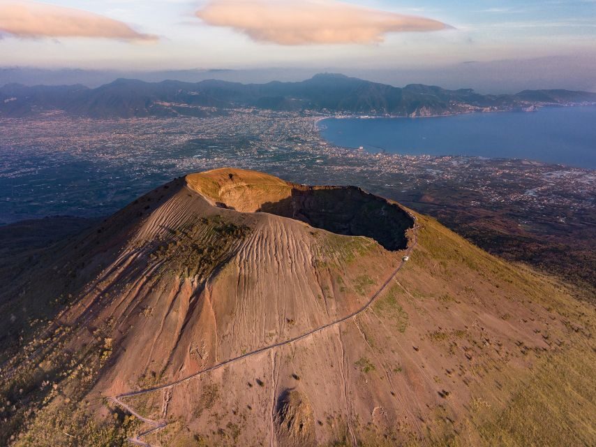 Campania Express Train Pompeii Tour with Vesuvius or Winery - Pompeii with a real guide: 2 hours plus 1 hour to roam