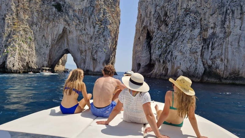 Capri : 2 Hours Private Boat from Capri - The cave highlights: White, Green, Champagne, Heart, and the Blue Grotto choice