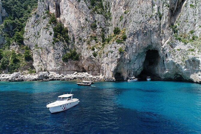Capri Boat Tour from Sorrento - Speedboat 37ft - Faraglioni and the wish-under-arch moment
