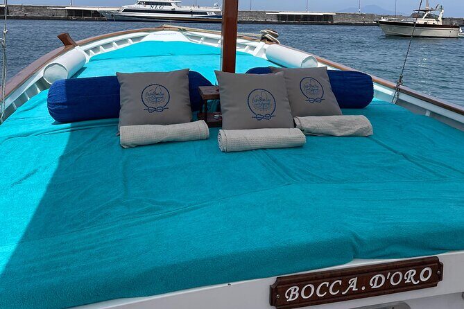 Capri Boat tour in 3 hours - Faraglioni From the Sea: The Famous Rock Pair, the Right Way