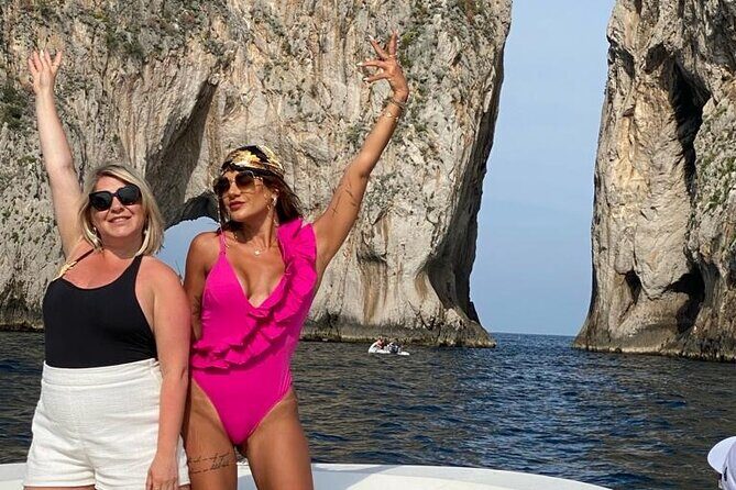 Capri Complete Package-Small Group Boat Tour and Transports - The boat tour: white, coral, and green caves plus the romance stops
