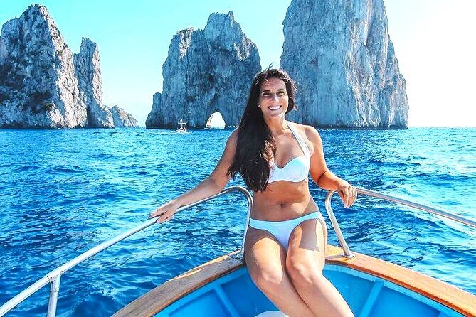 Capri enjoy the Dolce Vita by boat for 4 unforgettable hours! - Capri by boat: the value of four hours on a gozzo