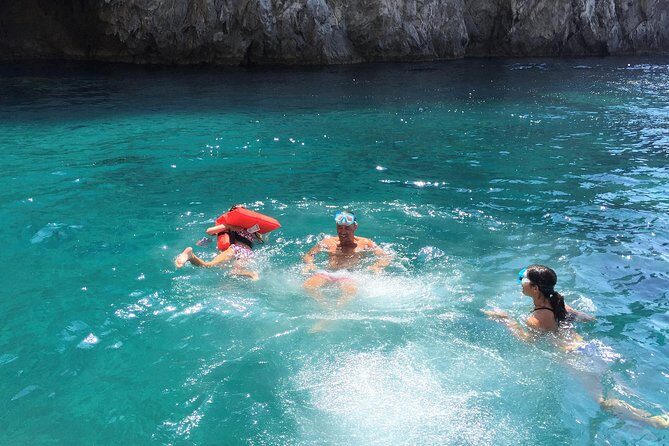Capri Private Boat Tour 6 hours - The grotto plan: White Grotto and Green Grotto are built in