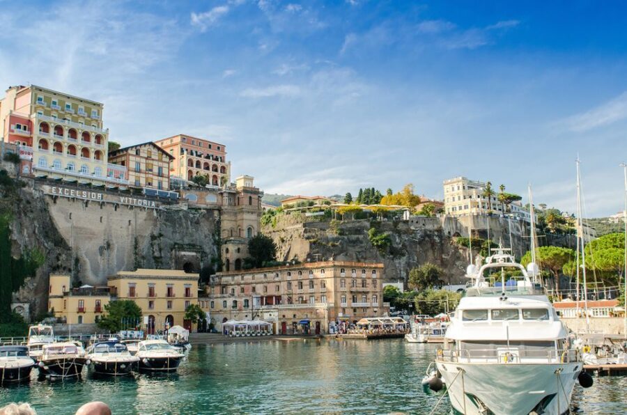 Capri Private Full-Day Boat Tour from Sorrento - Lunch and timing: how to handle food on a 6-hour day