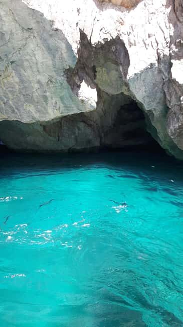 Capri: shared boat tour from Sorrento - 7 hours - Cruising the Sorrento coast: hidden coves and “Siren’s Land” views