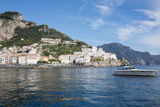 Capri to Amalfi Coast Private Boat Excursion - Passing the icons from the water: Li Galli, Positano Spiaggia Grande, and cove-hopping