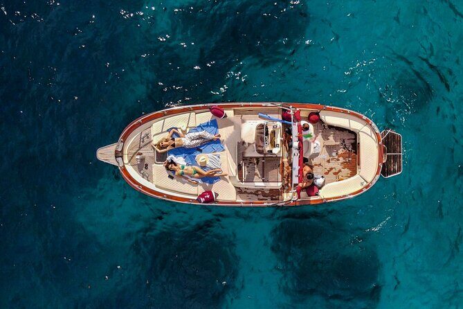 Capri tour with "Gozzo" (3 hours) - Your swim-and-snorkel stop: easy entry, easy exit
