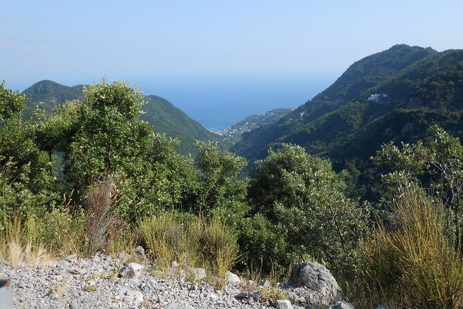Chiunzi Pass loop by bicycle - Ravello stop: a quick dose of sea views and balcony charm