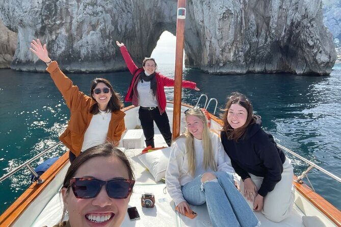 Complete Private Guided Two Hour Tour of the Coast of Capri - A 2-hour Capri coast tour that doesn’t waste your time
