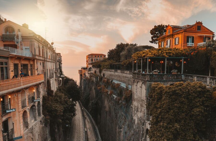 Discover Sorrento: food and walking tour - Starting at Piazza Torquato Tasso: where the tour finds its footing