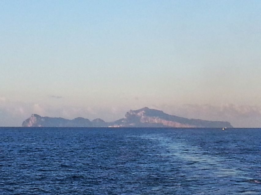 Esperienza Privata a Capri in Barca con Gozzo Classico 3H - Caves and the Real Timing Question (What You Can Expect)