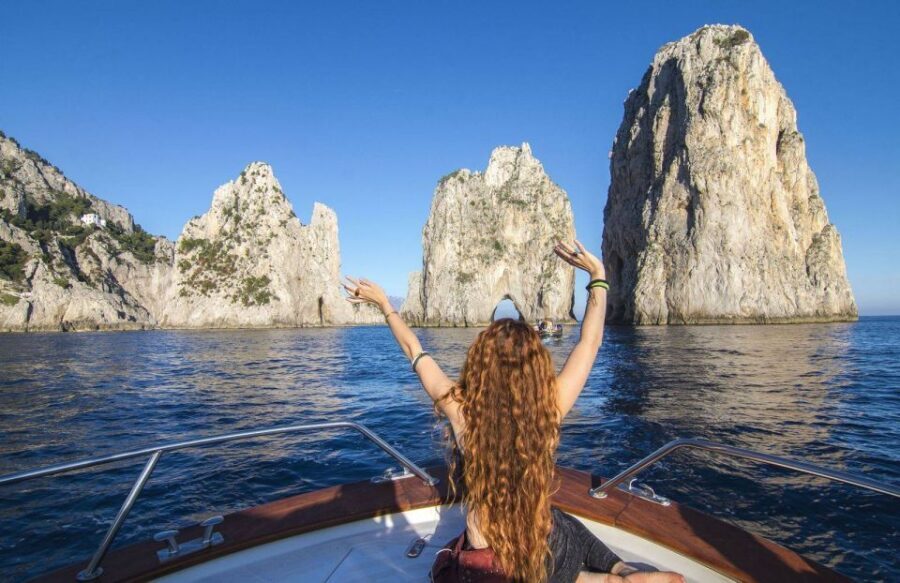 From Amalfi: Li Galli and Capri Islands Boat Tour - Meeting at Amalfi’s Molo Darsena: The Start of Your Sea Day