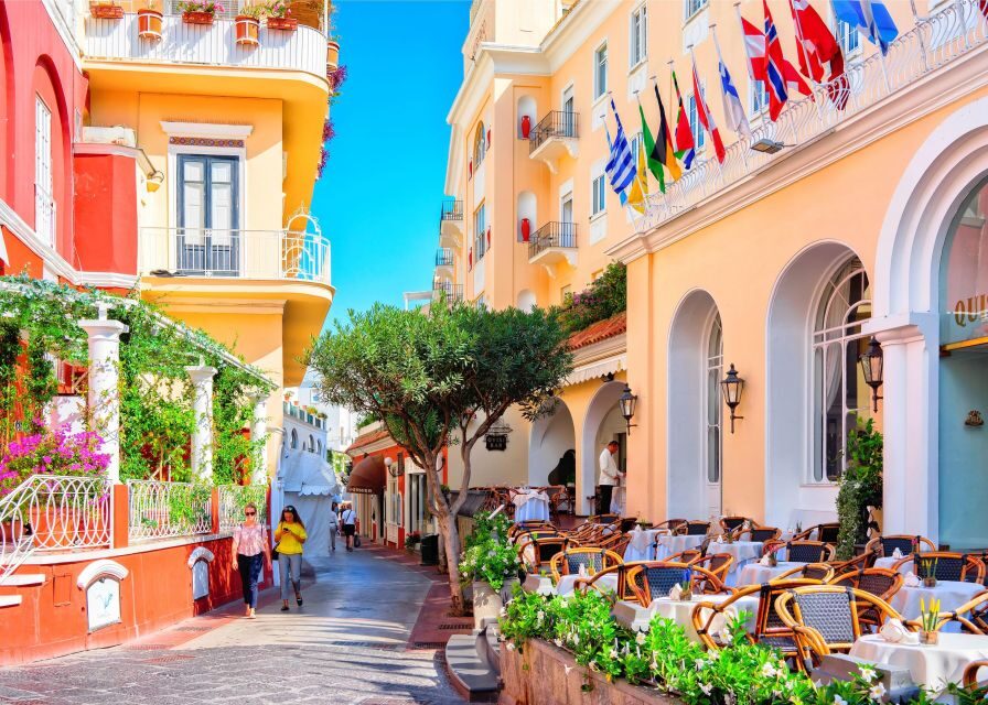 From Amalfi: Li Galli and Capri Islands Boat Tour - What’s Included Onboard (and What You Must Bring)