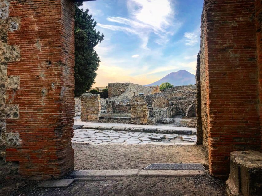 From Positano: Pompeii, Vesuvius, & Wine Tasting with Lunch - Winery lunch and wine tasting: a satisfying Southern Italy finish