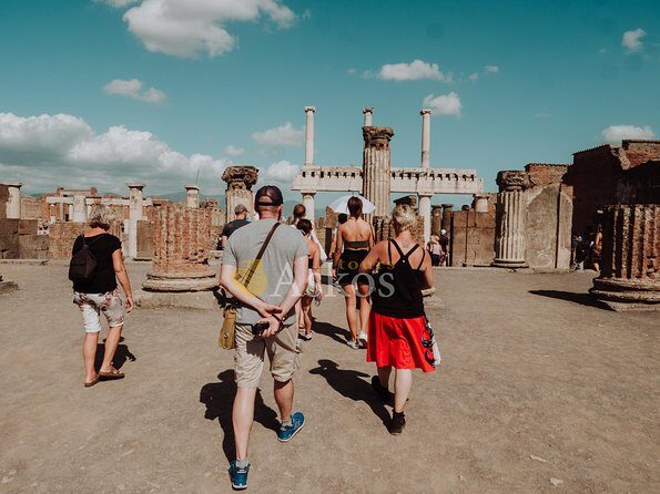 Full-Day Private Capri and Pompeii from Sorrento - Faraglioni and the views: planning for the classic photo shots
