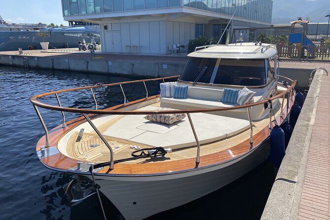 Full-Day Private Capri Cruise from Sorrento - The boat: new-generation comfort in gozzo style