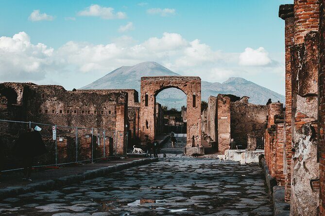 Guided Tour of Pompei, Lunch and Wine from Sorrento - A small-group day: from Sorrento’s morning pickup to two big icons