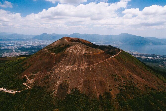 Guided Tour Pompeii And Vesuvius from Positano Skip the Line - Price and value: is $299 per person a good deal?