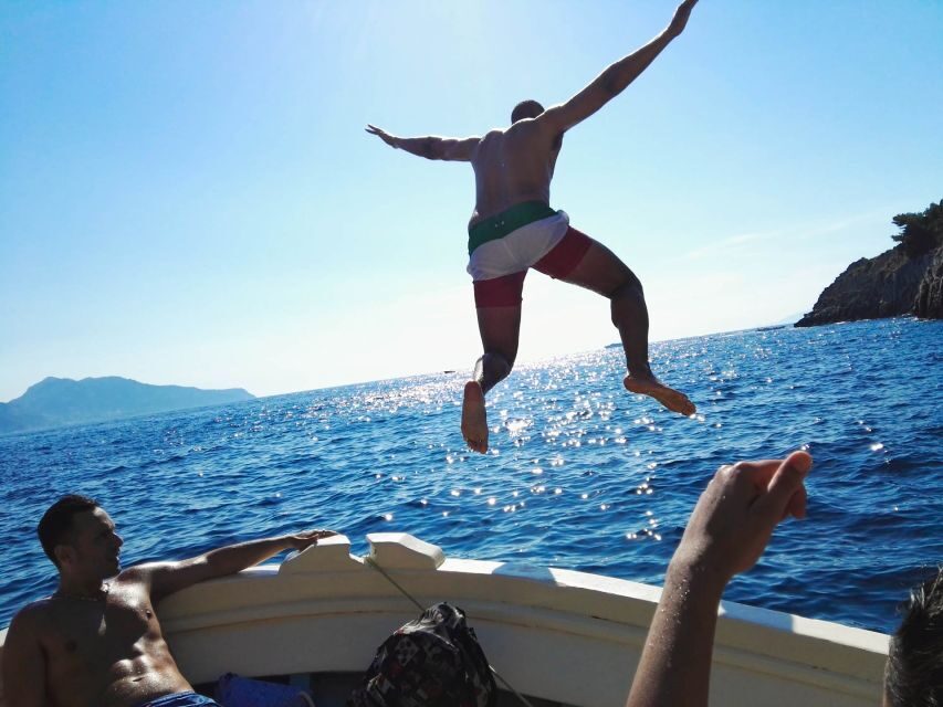 Ischia and Procida Private Day Cruise : From Sorrento - The Return Cruise: Gulf of Naples and Vesuvius Backdrops