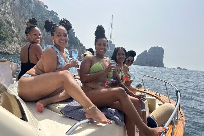 Luxury private boat tour to Capri and Blue Grotto on Gozzo 32 ft - Crossing the Gulf of Naples: the calm start before the caves