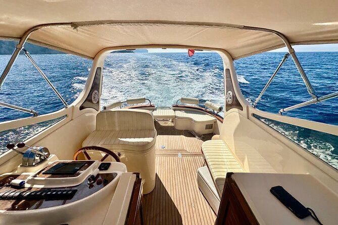 Luxury private boat tour to Capri and Blue Grotto on Gozzo 32 ft - 3 hours on the island: swim, stroll, and choose your own lunch