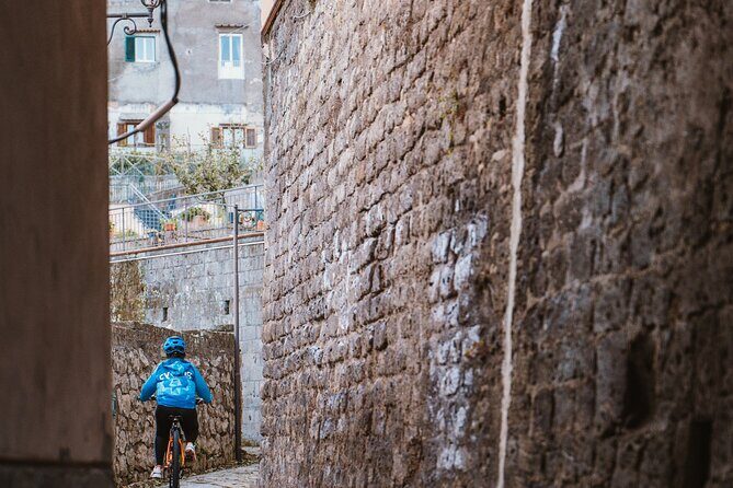 Pedals & Flavours: Sorrento oil and lemon tour - The Two-Stop Route: Hill Towns Then a Panoramic Taste