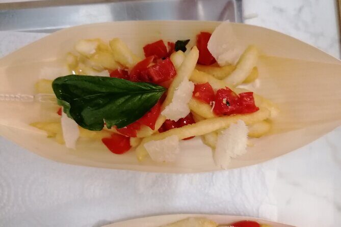 Pizza e Tiramisù class with local mum in Positano - Learning the dough and rolling technique (without the stress)