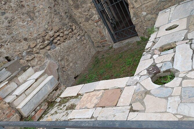 Pompeii and Herculaneum with Wine Tour - What to expect on the ground: walking, pacing, and comfort