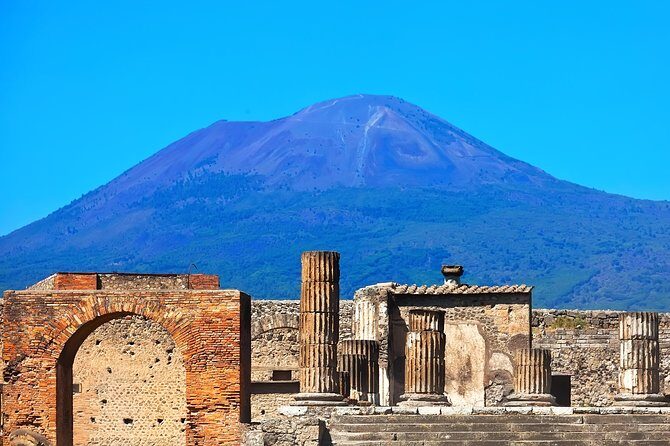 Pompeii Guided Walking Tour with Ticket - Entering Pompeii without the waiting line