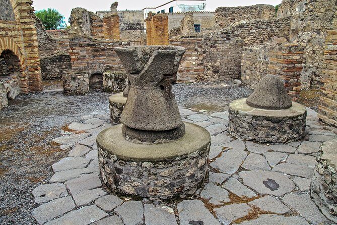 Pompeii Guided Walking Tour with Ticket - The Lupanar brothel: erotic wall art, and timing matters