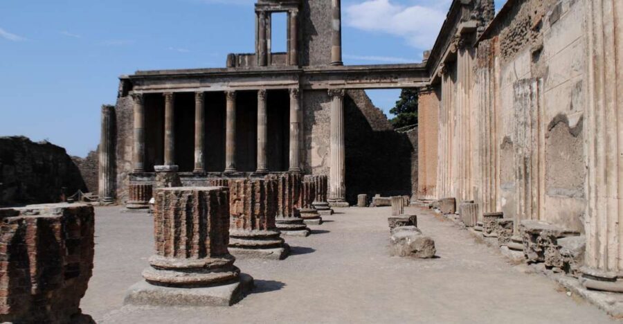Pompeii Half-Day Coach Tour from Sorrento - Meeting Pompeii: What Your Guide Turns Into a Story