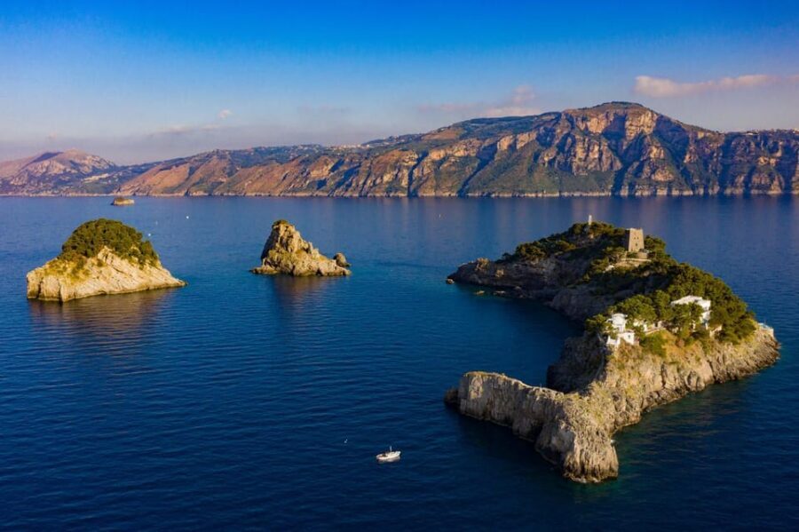 Positano: Capri Boat Tour with Swimming, Drinks, and Snacks - Li Galli island as the late-day finale