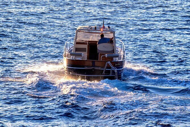 Positano e Amalfi exclusive cruise - Conca dei Marini: Emerald Grotto Option and Pietra del Elefante