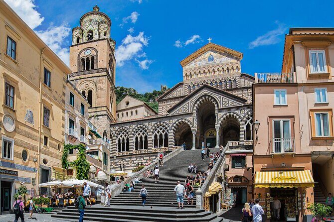 Private Boat Tour: 90 minutes in Amalfi Coast with snacks and drinks - The Route: Sea Views of Positano, Praiano, and Amalfi in One Loop
