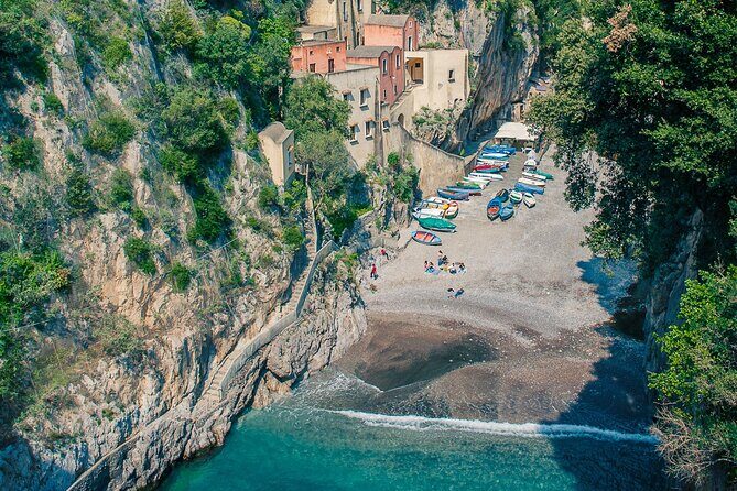 Private Boat Tour: 90 minutes in Amalfi Coast with snacks and drinks - What’s Included: Snacks and Drinks That Don’t Feel Like a Token Gesture