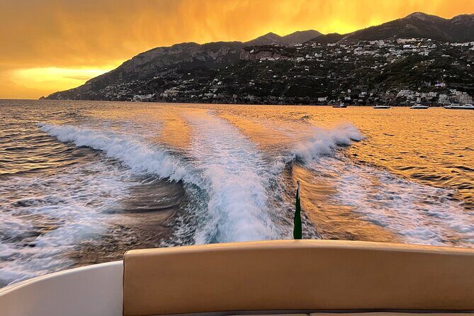 Private Boat Tour at Sunset on the Amalfi Coast - Snacks, limoncello, and spritz: what’s included and why it matters