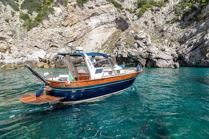 Private Boat Tour from Sorrento to Positano & Amalfi–Apreamare 10 - Leaving Sorrento: Ports, Pickup, and Getting on the Water