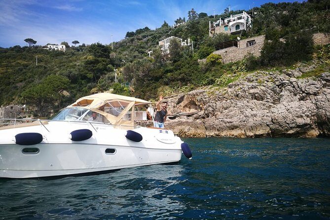 Private Boat Tour of Amalfi Coast and Capri by Jeanneau Leader - Li Galli islands: the calm spectacle between big names