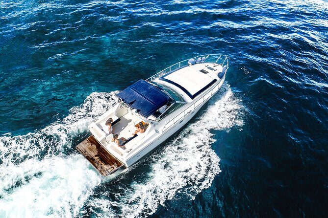 Private Boat Tour of Capri from Positano - Boat comfort, capacity, and what’s included onboard