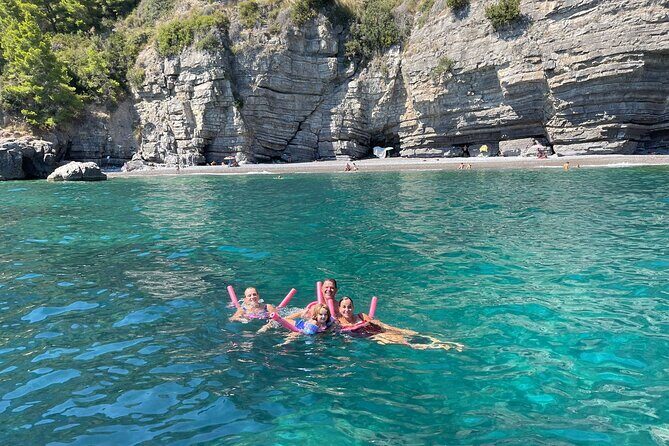 Private boat tour of the Amalfi Coast from Sorrento - Why this private Amalfi Coast boat day is a smart alternative
